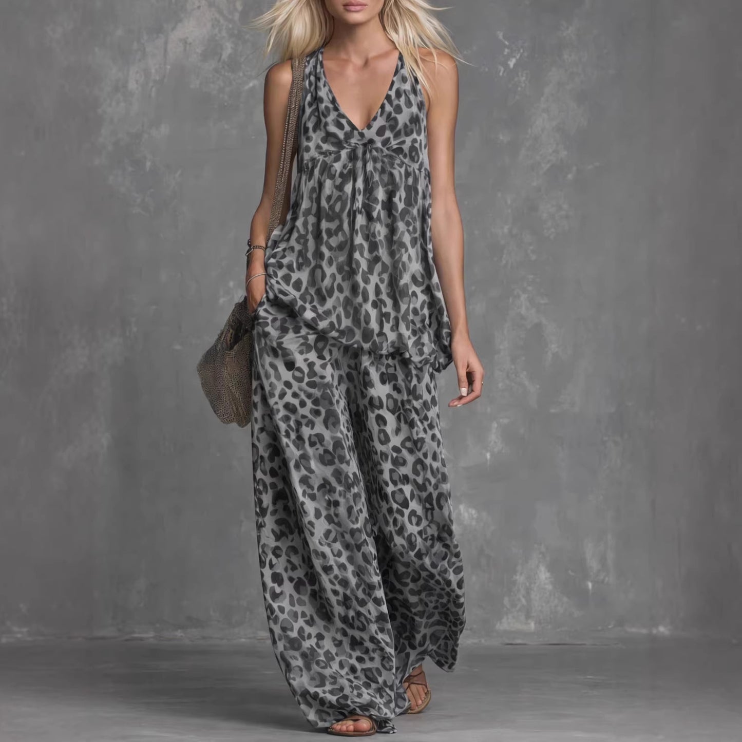 Womens Loose-Fitting Leopard-Print Sleeveless Top And Chiffon Pants Set