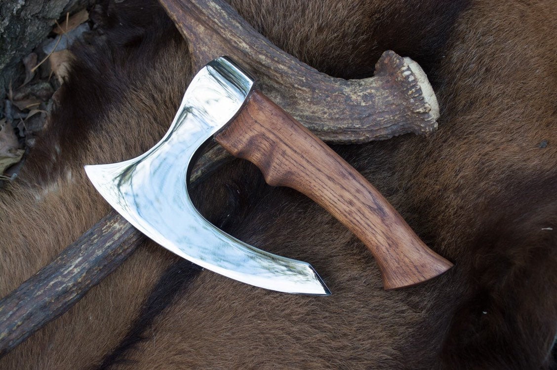 Bearded fist axe